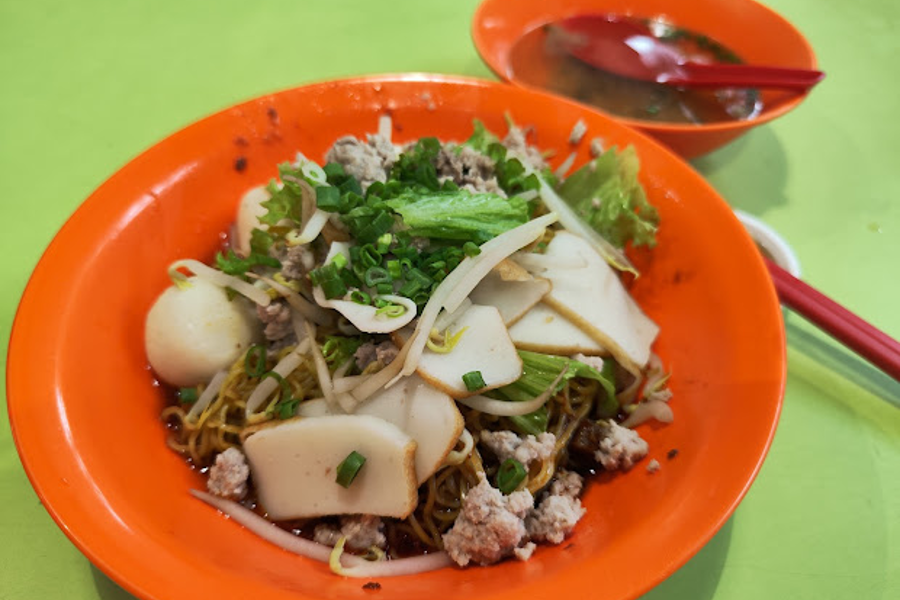 Blue Star's signature dry minced meat noodle