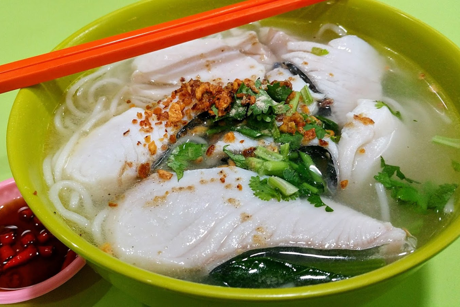 Han Kee's signature sliced fish soup with thick bee hoon